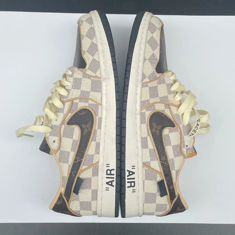 Louis Vuitton Men’s Low-Top Sneakers in Beige/Brown